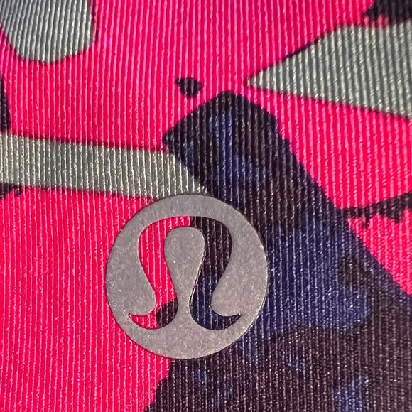 Lululemon Pop Cut Boom Juice Multi  - Mid Rise Stretch Speed Track Short… - Picture 10 of 11